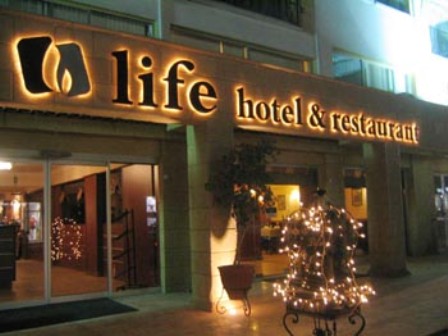  Life Hotel